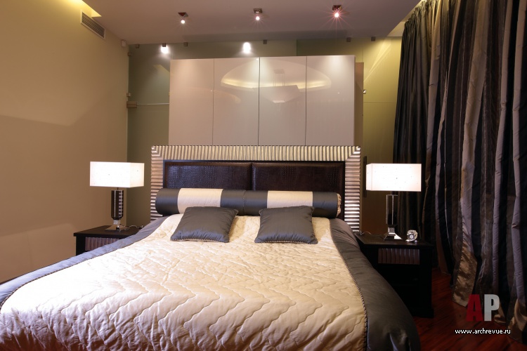 Фото интерьера спальни квартиры в современном стиле