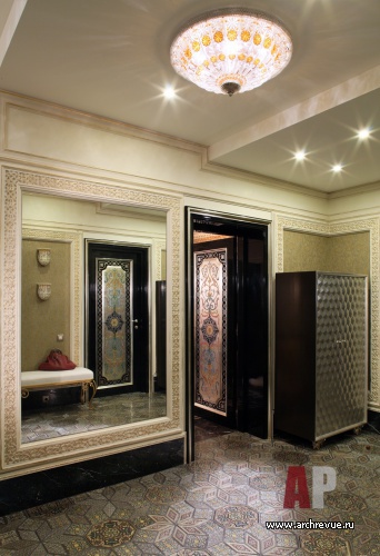Фото интерьера коридора дома в дворцовом стиле