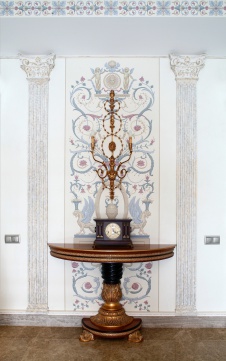 Фото детали интерьера дома в дворцовом стиле