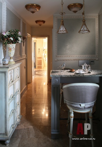 Фото интерьера кухни дома в дворцовом стиле