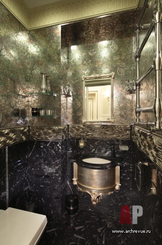 Фото интерьера санузла дома в дворцовом стиле
