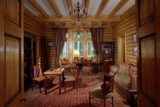 Фото интерьера игровой деревянного дома в английском стиле