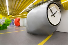 Фото интерьера входной зоны офиса в стиле минимализм