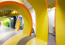 Фото интерьера рабочей зоны офиса в стиле минимализм