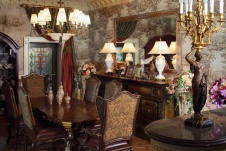 Фото интерьера столовой дома в стиле неоклассика