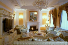 Фото интерьера гостиной дома в неоклассике Фото интерьера каминной дома в неоклассике