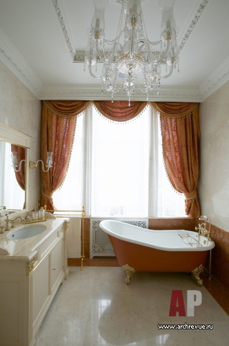 Фото интерьера санузла дома в неоклассике