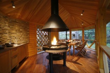 Фото интерьера кухни загородного дома в эко стиле