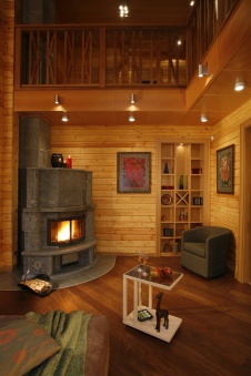 Фото интерьера гостиной деревянного дома в эко стиле