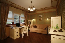 Фото интерьера кабинета деревянного дома в эко стиле