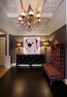 Фото интерьера коридора квартиры в современном классическом стиле