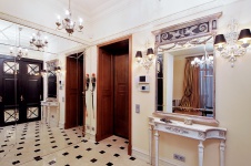 Фото интерьера холла квартиры в классическом стиле