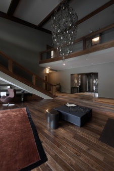 Фото интерьера лестничного холла дома в современном стиле