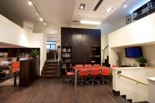 Фото рабочей зоны офиса архитектурного бюро