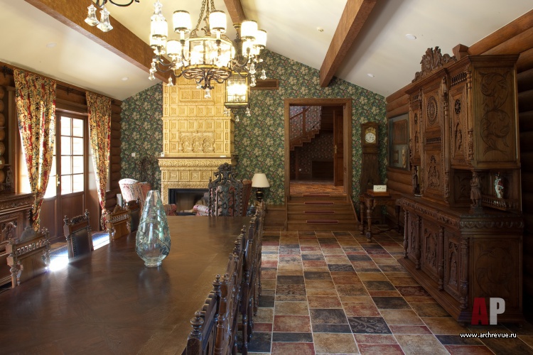 Фото гостиной гостевого деревянного дома