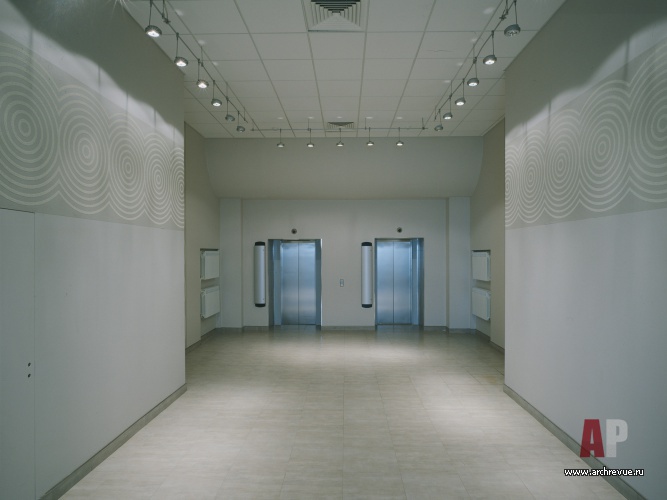 Фото интерьера лифтового холла офисного центра