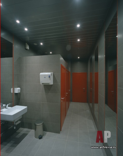 Фото интерьера санузла офисного центра