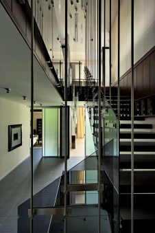 Фото интерьера лестничного холла квартиры в стиле ар-деко Фото лестницы квартиры в стиле ар-деко