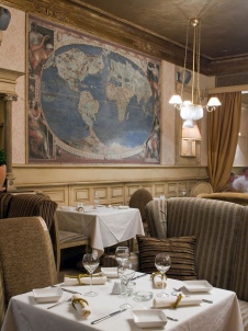 Фото интерьера зала итальянского ресторана