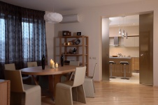 Фото интерьера столовой двухуровневой квартиры в эко стиле
