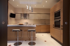 Фото интерьера кухни двухуровневой квартиры в эко стиле