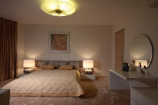 Фото интерьера спальни двухуровневой квартиры в эко стиле