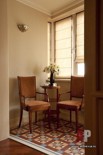 Фото интерьера столовой в классическом стиле