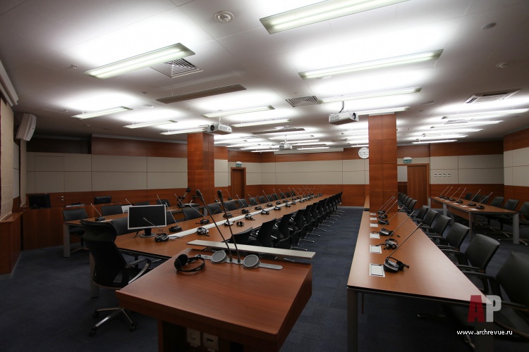 Фото интерьера конференц-зала офиса в современном стиле