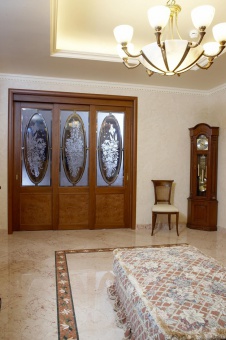 Фото интерьера холла квартиры в классическом стиле