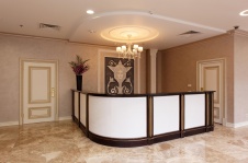Фото интерьера холла второго этажа отеля