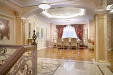 Фото интерьера столовой особняка в классическом стиле