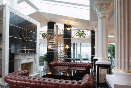 Представительский офис в стиле роскошной классики в Санкт-Петербурге