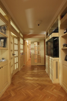 Фото интерьера коридора небольшой квартиры в стиле кантри