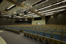 Фото интерьера конференц-зала пресс-центра в современном стиле