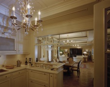 Фото интерьера кухни квартиры в классическом стиле