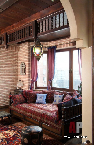 Фото интерьера гостиной квартиры в восточном стиле