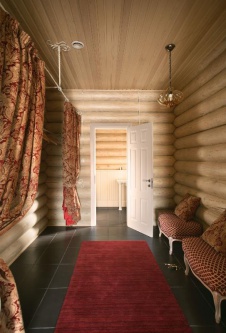 Фото интерьера раздевалки банного дома в гостевом комплексе