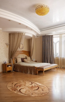 Фото интерьера спальни загородного дома в стиле модерн