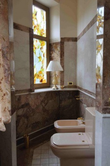 Фото интерьера санузла квартиры в классическом стиле