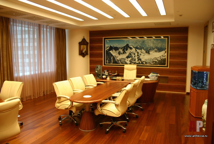 Фото интерьера кабинета руководителя представительского офиса 
