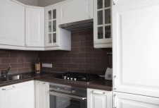 Фото интерьера кухни небольшой квартиры в стиле фьюжн