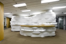 Фото интерьера входной зоны офиса в современном стиле