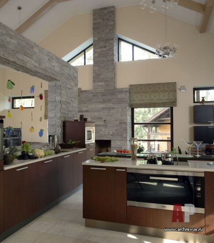 Фото интерьера кухни загородного деревянного дома