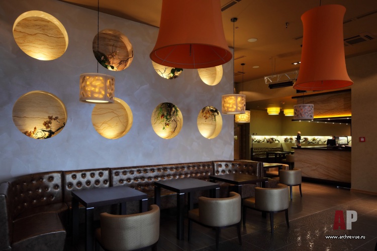 Фото интерьера лаунжа ресторана в стиле фьюжн