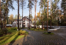 Фото фасада главного дома загородного поместья