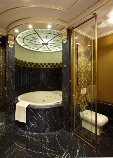 Фото интерьера санузла квартиры в стиле неоклассика