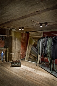 Фото интерьера торгового зала магазина в стиле фьюжн