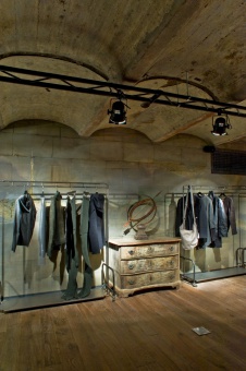 Фото интерьера торгового зала магазина в стиле фьюжн