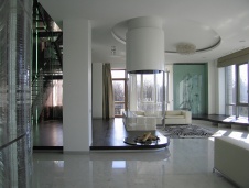 Фото интерьера камина двухуровневой квартиры в стиле минимализм