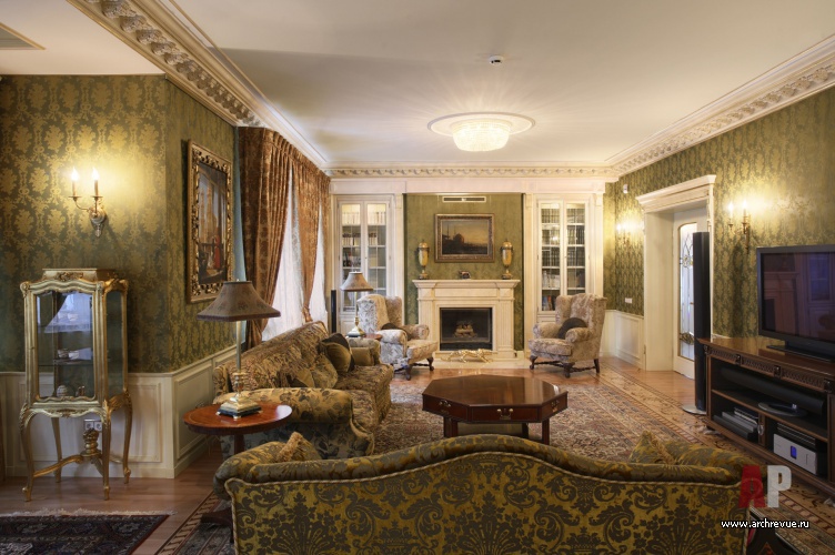Фото интерьера каминной дома в стиле неоклассика